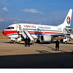 大连航空空运航空快运业稳步发展的原因是什么？